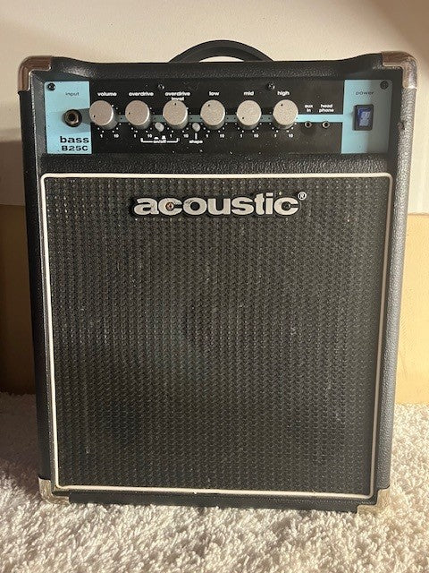 Acoustic B25C — Solid-State Bass Combo