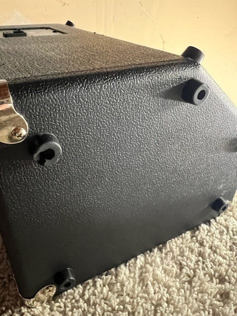 Acoustic B25C — Solid-State Bass Combo