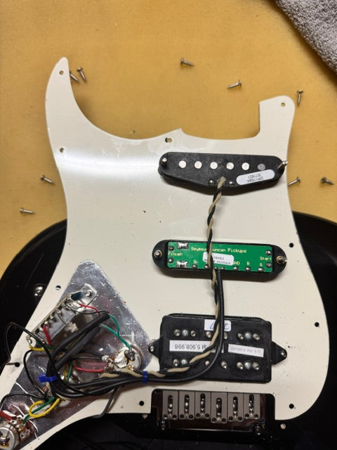 BC – Fender Squier Stratocaster – Upgraded Pickups – BL Custom Sevendust Collection