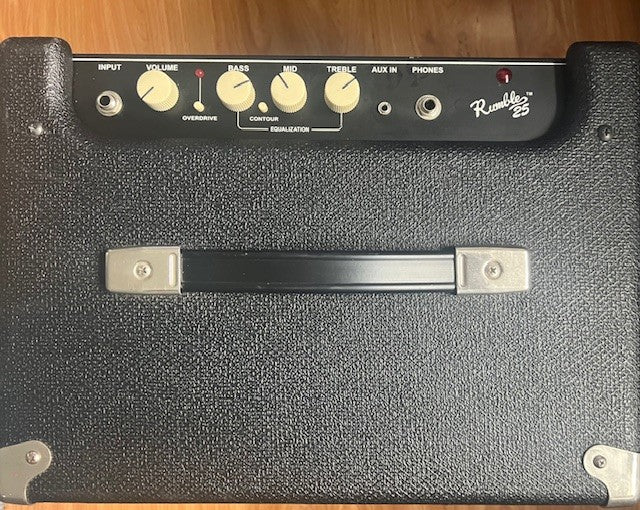 Fender Rumble 25 — Solid-State Bass Combo